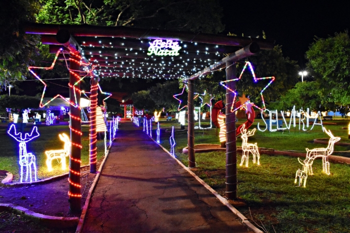 Selvíria Inaugura Iluminação Natalina com passeio na carreta